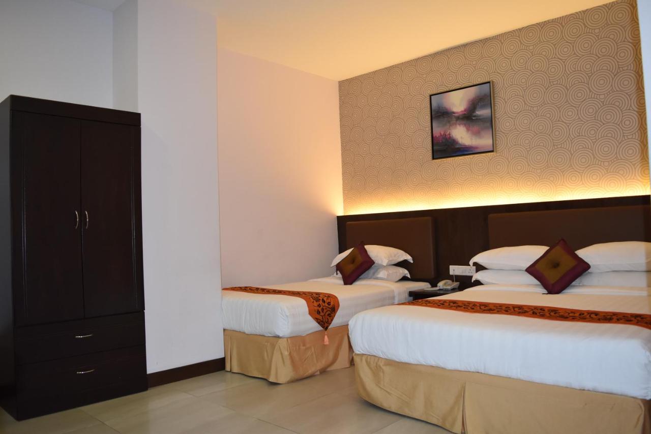 Sunrise Hotel Петалинг-Джая Экстерьер фото