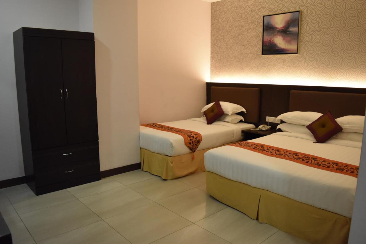Sunrise Hotel Петалинг-Джая Экстерьер фото