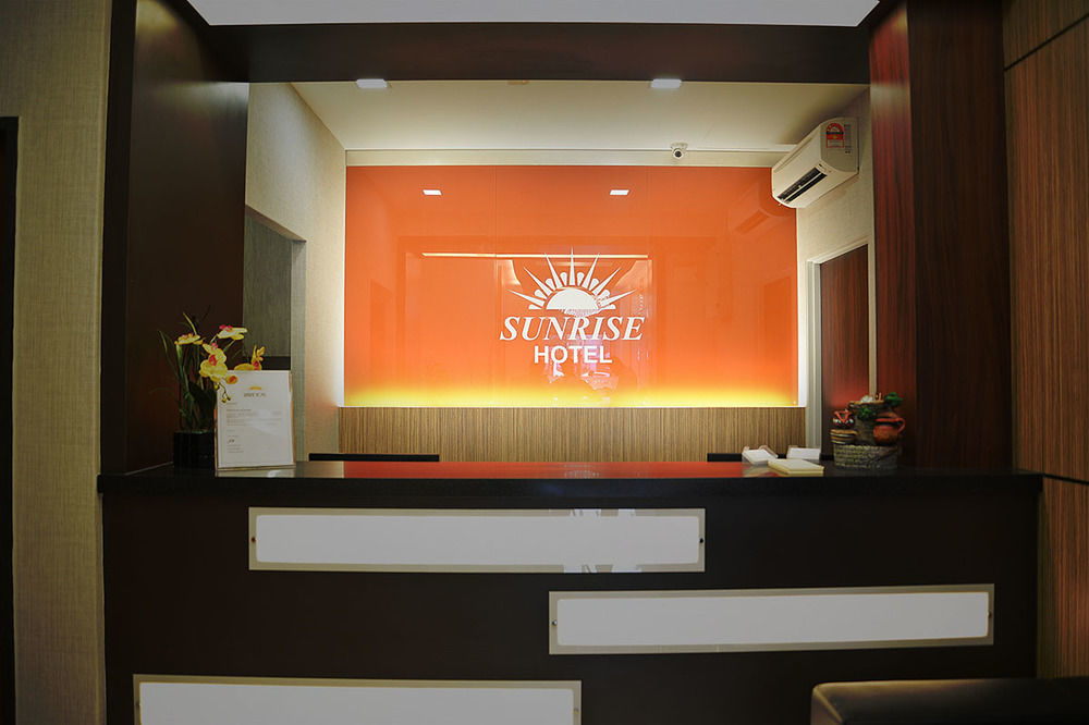 Sunrise Hotel Петалинг-Джая Экстерьер фото